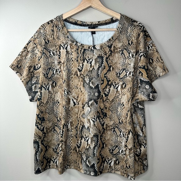 torrid Tops - 🔴 SOLD Torrid Women’s Too Snake Print